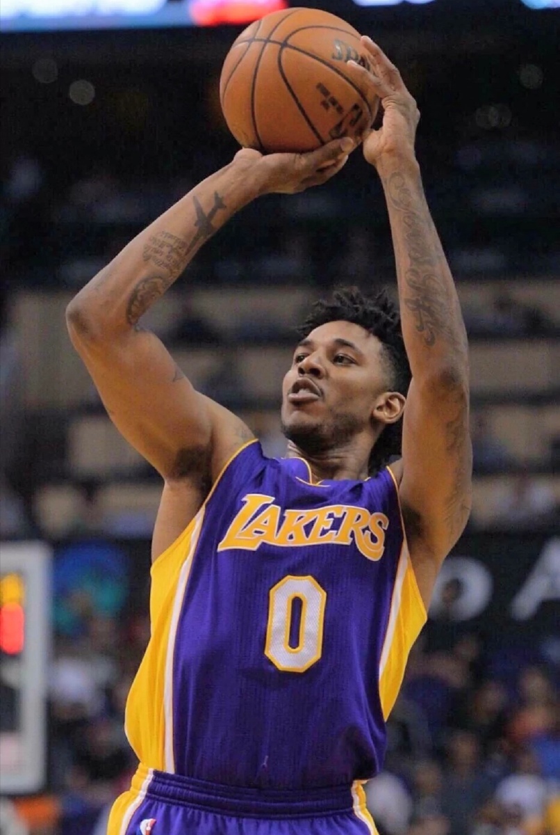 皇马2-1马竞！21次进西超杯决赛 与巴萨争冠 巴尔韦德任意球破门