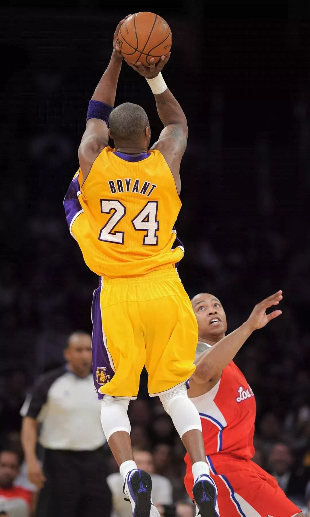 芝加哥小熊队宣布与主场瑞格利球场续签长期租约，保留其常春藤墙面特色