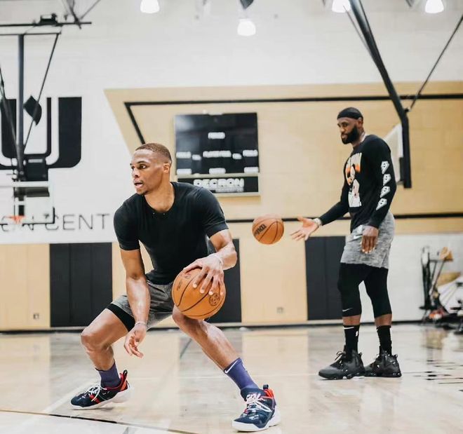 逆天操作！前西汉姆球员社媒炫耀贩毒，被判入狱三年